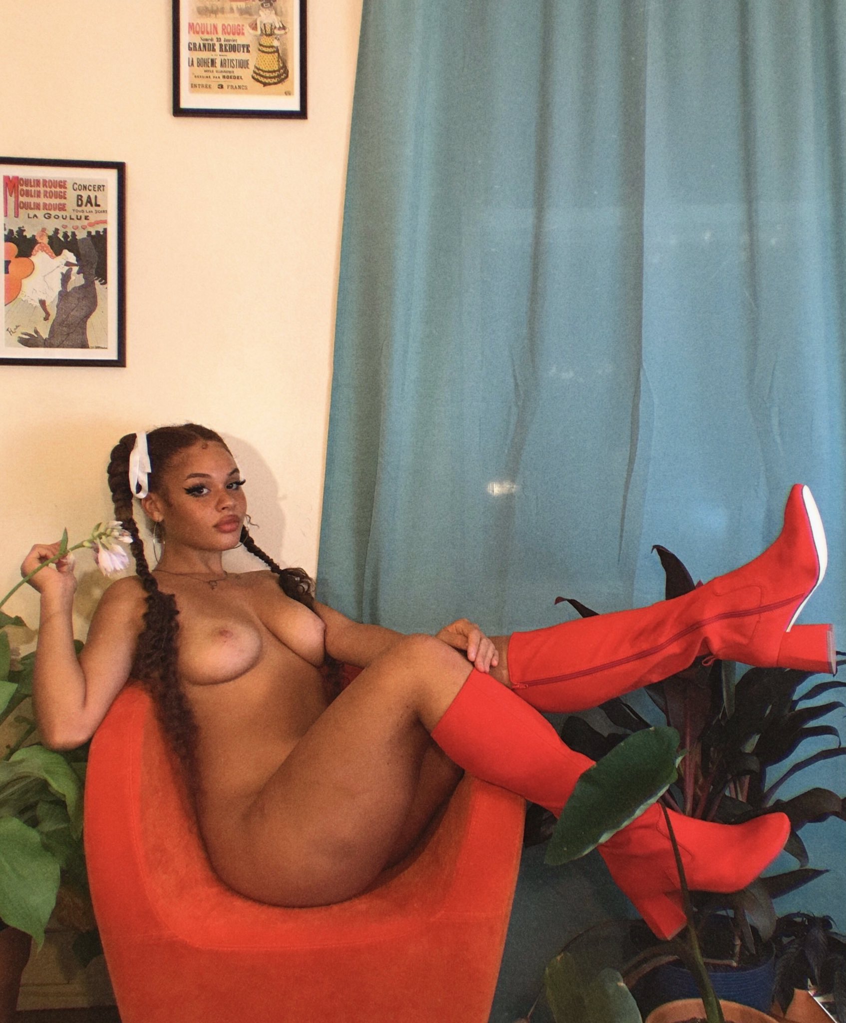 Creative & Sex Worker Naomi Janae Speaks On How Onlyfans transformed her profession [@unpleasantbabe ]