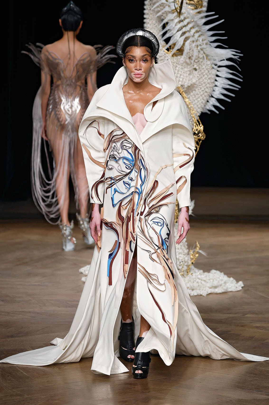 Iris van Herpen Creates Haute Couture Dress Made From Cocoa Beans In ...