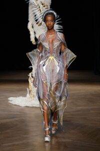 Iris van Herpen Creates Haute Couture Dress Made From Cocoa Beans In ...